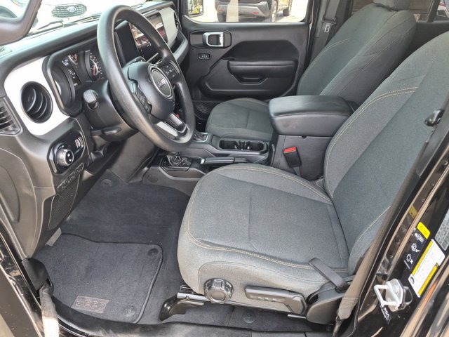 Used 2025 Jeep Gladiator Sport AWD/4WD image 9