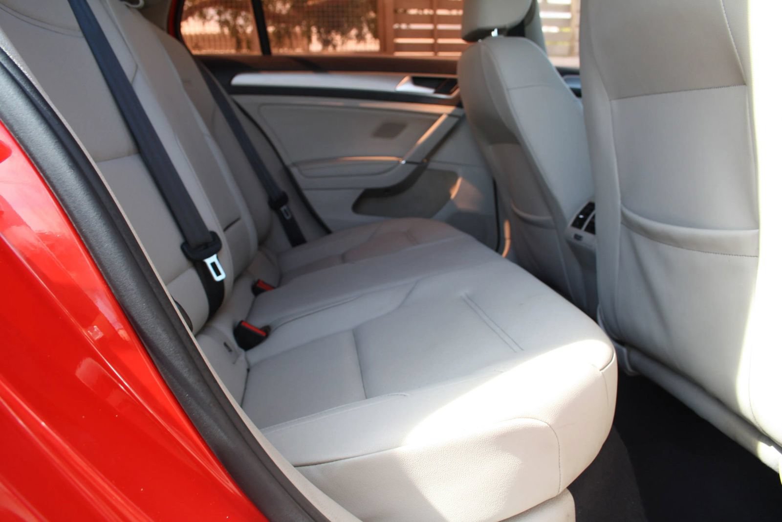 Used 2015 Volkswagen Golf S FWD image 17
