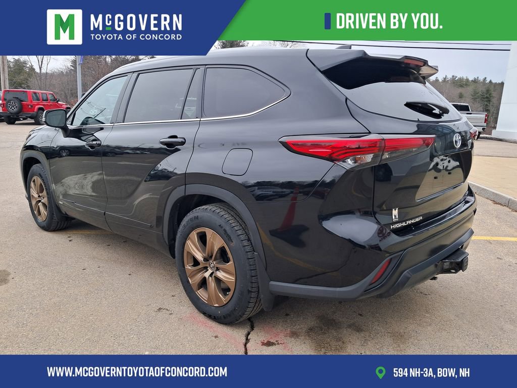 Used 2022 Toyota Highlander Bronze Edition image 4