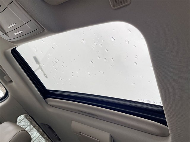 Used 2020 GMC Yukon XL SLT w/ Premium Edition image 18