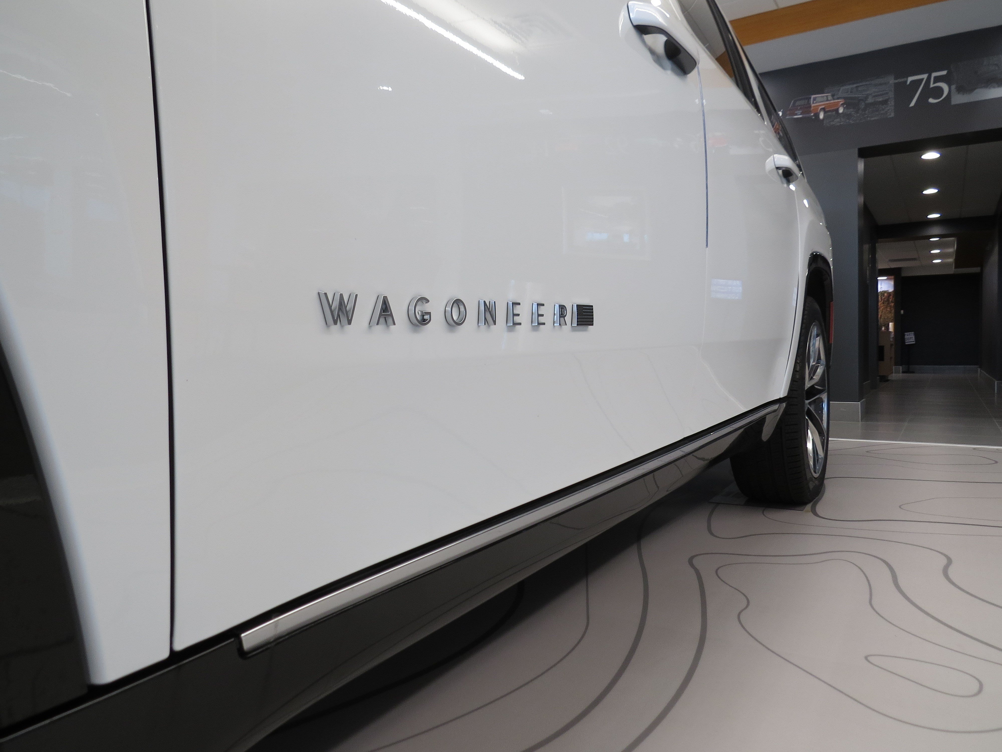 New 2025 Jeep Wagoneer L Series III w/ Premium Group I AWD/4WD image 13