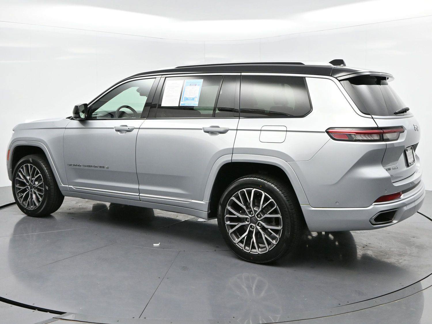 Used 2023 Jeep Grand Cherokee L Summit image 5