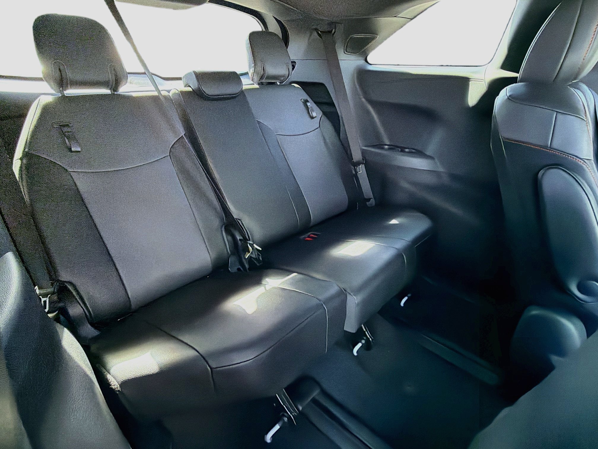 Used 2024 Toyota Sienna XSE w/ XSE Plus Package FWD image 21