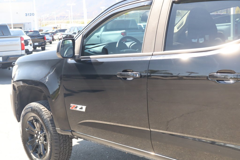 Used 2019 Chevrolet Colorado Z71 w/ Z71 Midnight Edition AWD/4WD image 9