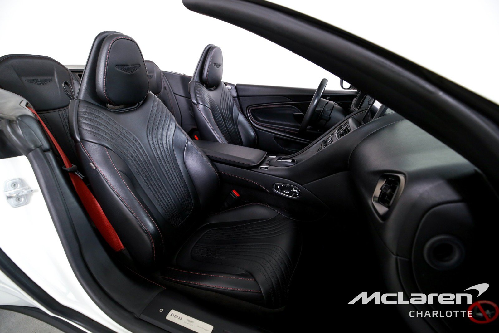 Used 2020 Aston Martin DB11 Volante RWD image 21