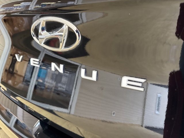Used 2023 Hyundai Venue SEL image 32