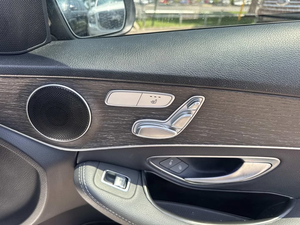 Used 2019 Mercedes-Benz C 300 Sedan image 17
