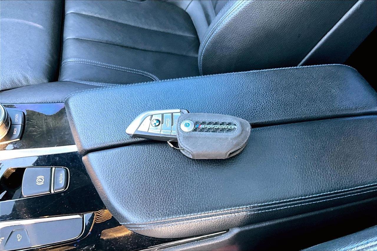 Used 2018 BMW 540i xDrive 540i xDrive w/ M Sport Package image 35