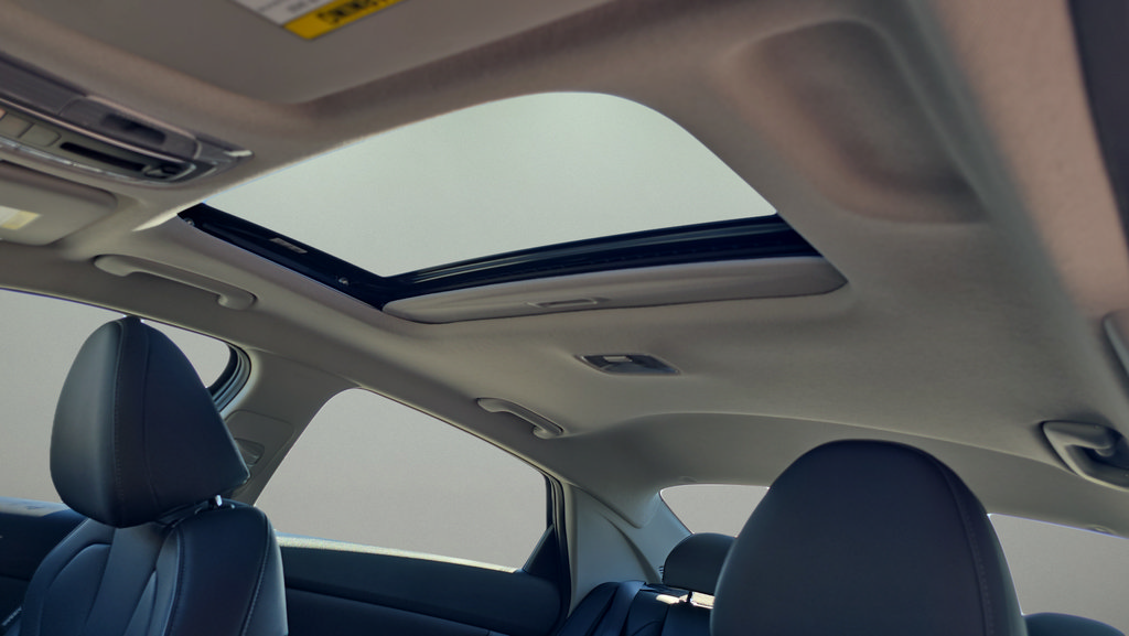New 2026 Hyundai Elantra Limited FWD image 15