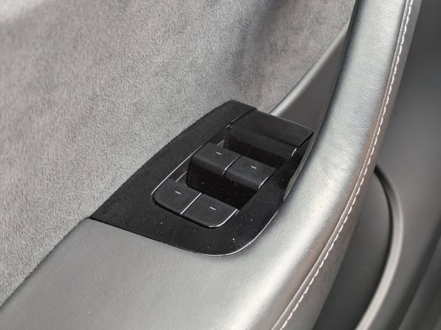 Used 2020 Tesla Model Y Long Range image 26