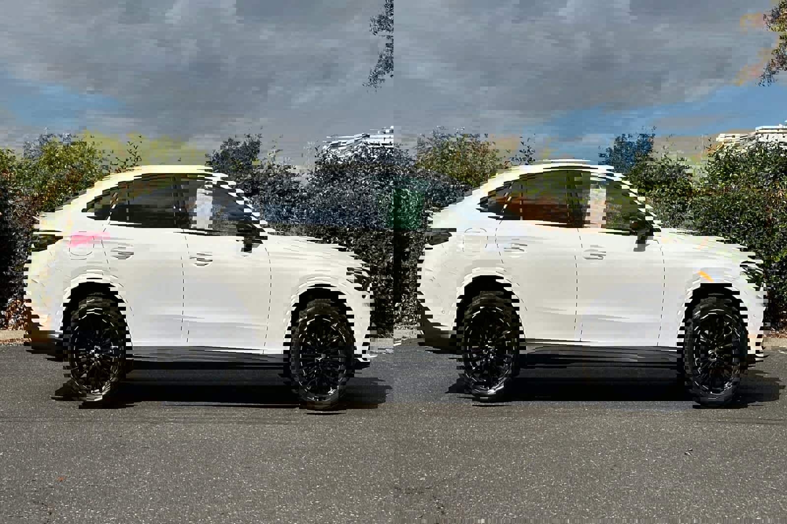 New 2026 Mercedes-Benz GLC 300 4MATIC image 2