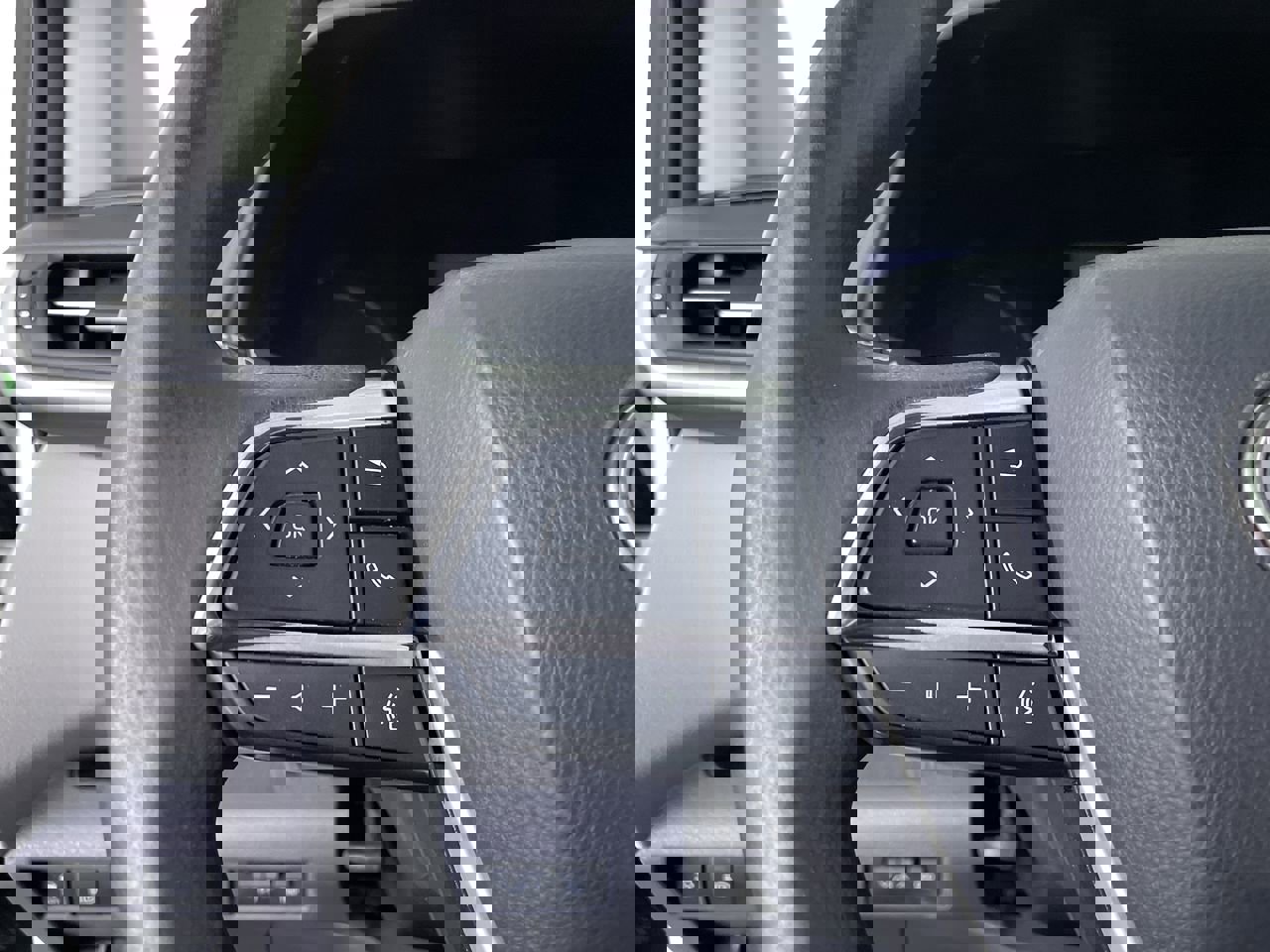 Used 2021 Toyota Sienna LE w/ LE Plus Package image 26