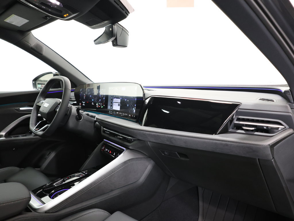New 2026 Audi SQ5 Premium Plus AWD/4WD image 23