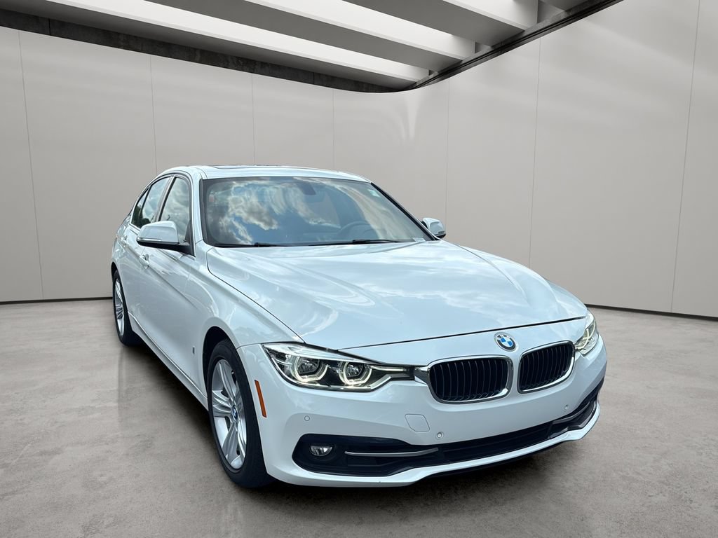 Used 2018 BMW 330e w/ Convenience Package RWD image 7