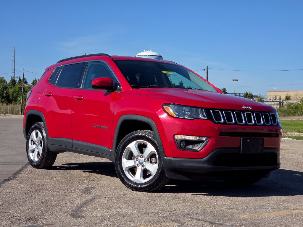 Used 2019 Jeep Compass Latitude w/ Popular Equipment Group AWD/4WD image 2