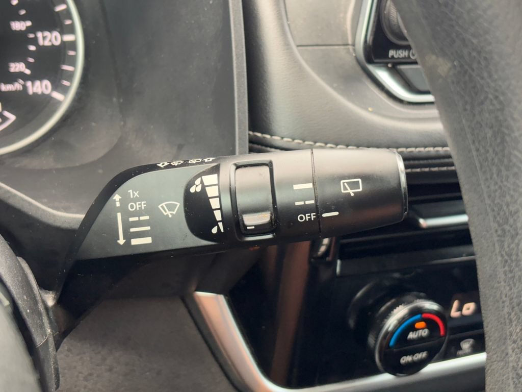 Used 2022 Nissan Rogue SV FWD image 16