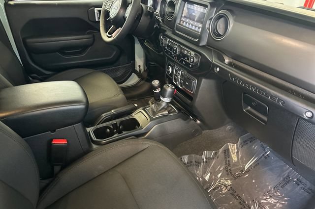 Used 2023 Jeep Wrangler Unlimited AWD/4WD image 18