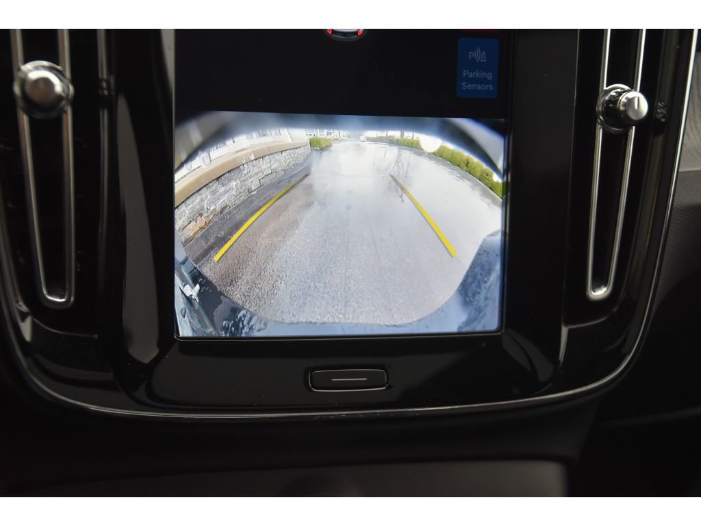 Certified 2025 Volvo XC40 B5 Core w/ Protection Package Premier image 19