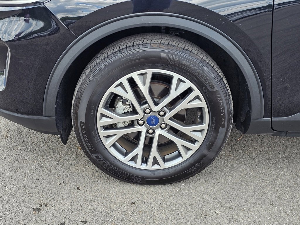 Used 2022 Ford Escape SEL w/ Technology Package image 9