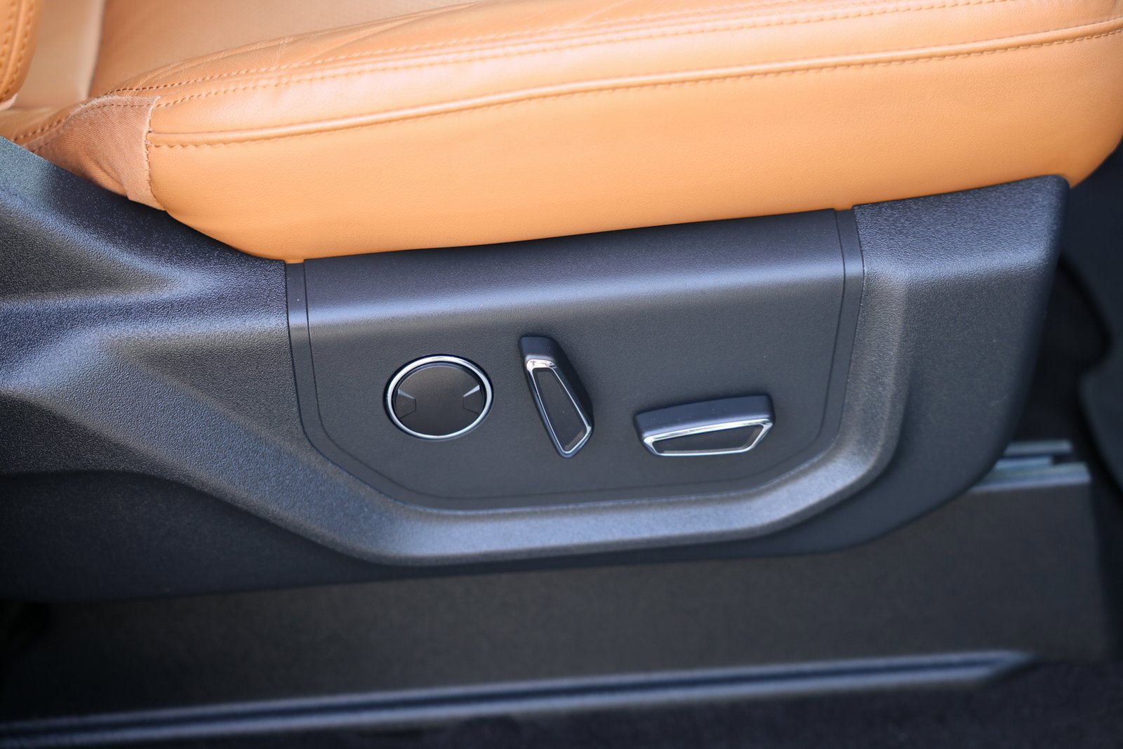 Certified 2022 Ford Expedition Platinum image 11