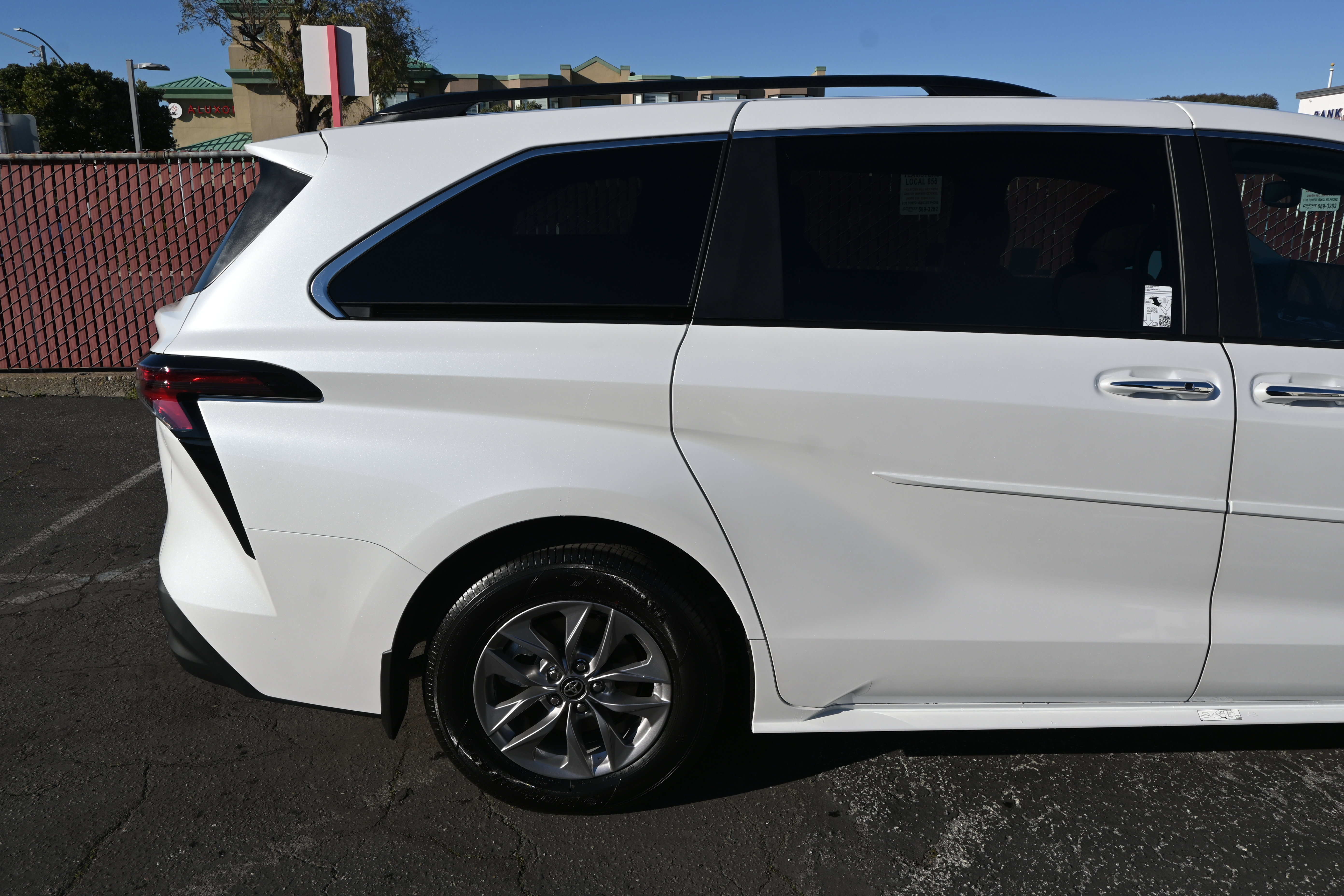 Used 2026 Toyota Sienna XLE image 10