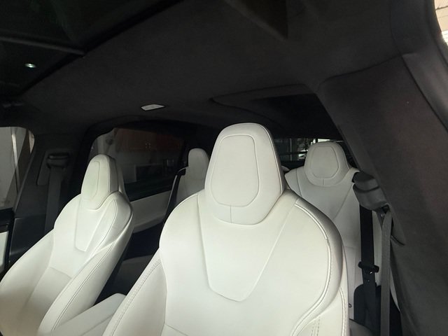 Used 2017 Tesla Model X 75D AWD/4WD image 7