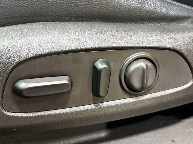 Used 2019 Chevrolet Traverse LT FWD image 20