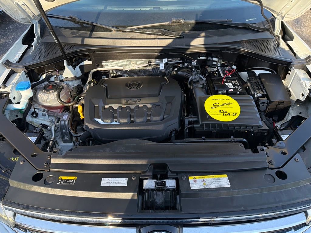 Used 2023 Volkswagen Tiguan SEL R-Line image 25