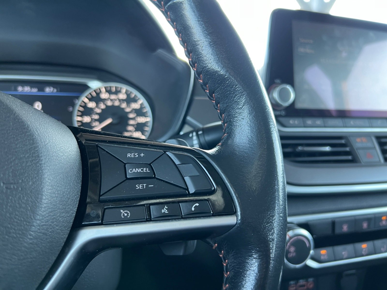 Used 2023 Nissan Altima 2.5 SR image 18