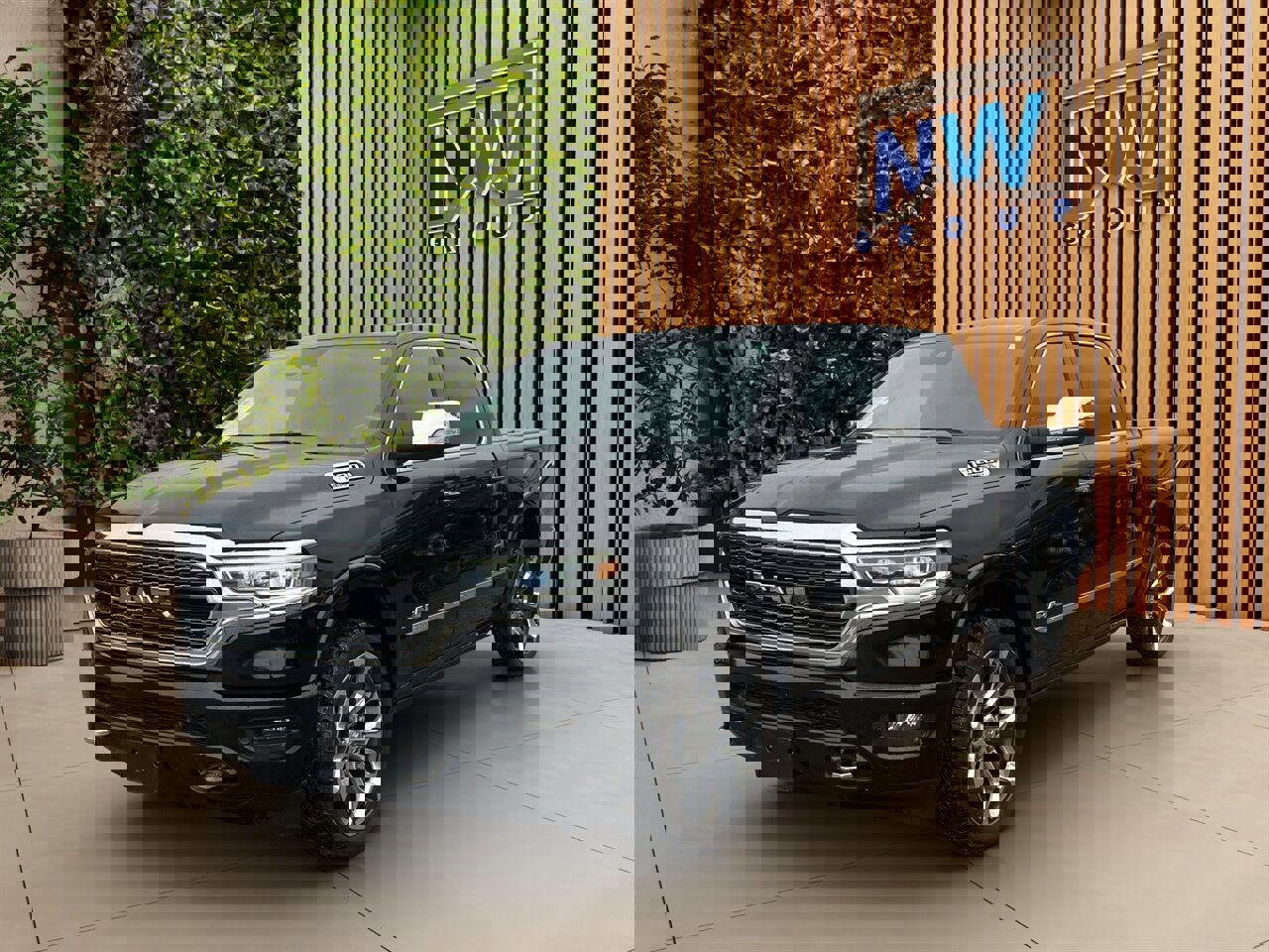 Used 2022 RAM 1500 Limited w/ Body-Colour Bumper Group image 3