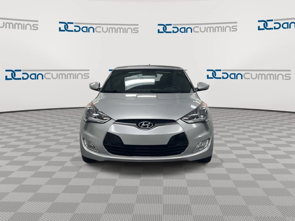 Used 2016 Hyundai Veloster w/ Option Group 02 FWD image 3