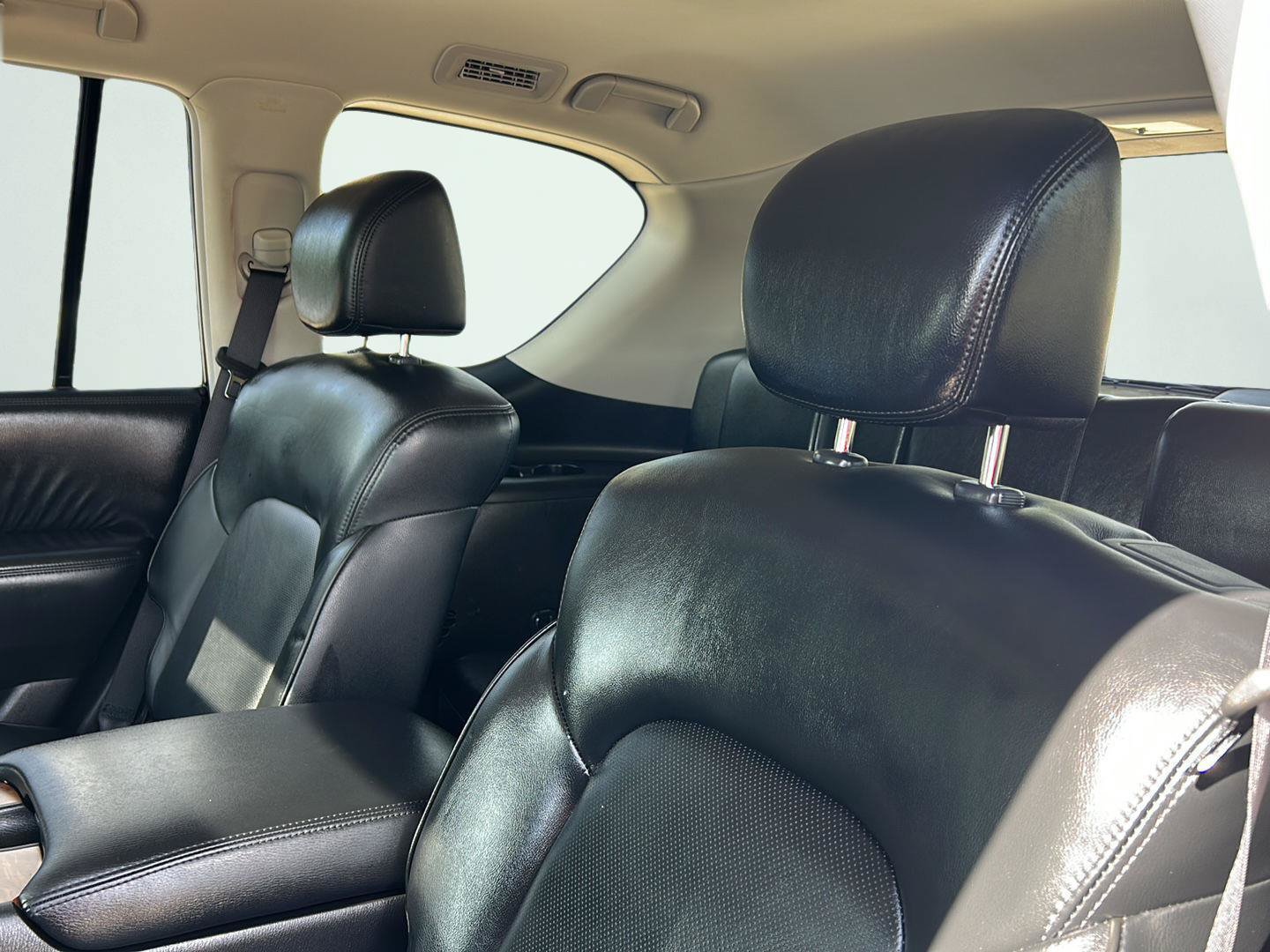 Used 2024 Nissan Armada SL w/ Captain's Chairs Package AWD/4WD image 26
