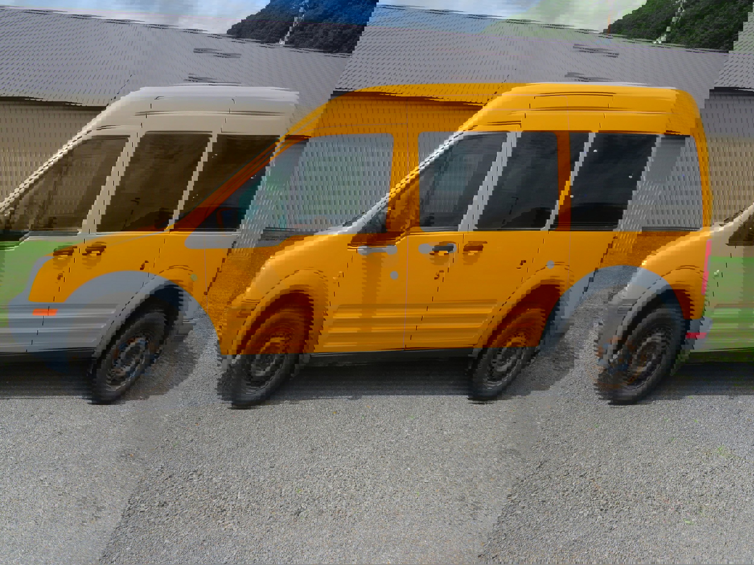 Used 2011 Ford Transit Connect XLT image 4