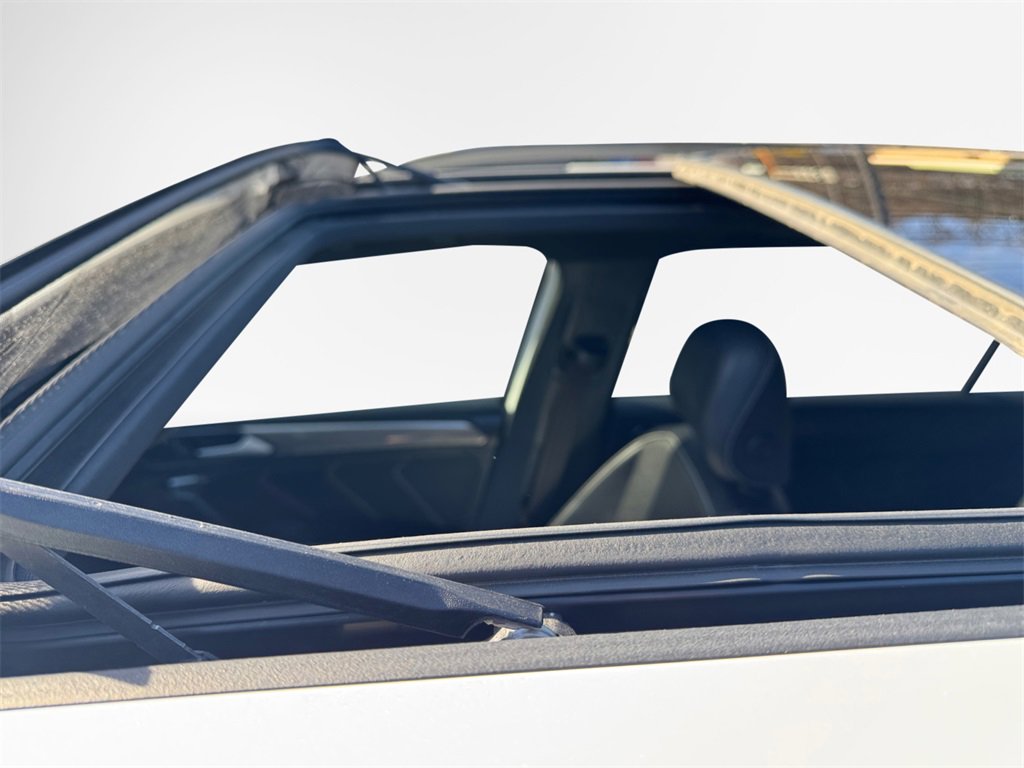 Used 2024 Volkswagen Tiguan SE R-Line image 13