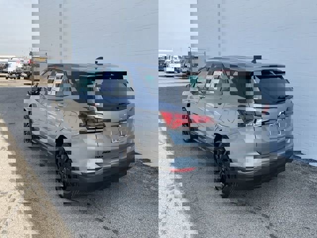 Used 2023 Chevrolet Equinox LS w/ Midnight Edition image 29