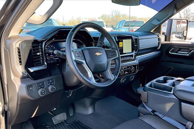 Used 2024 Chevrolet Silverado 2500 LT image 18
