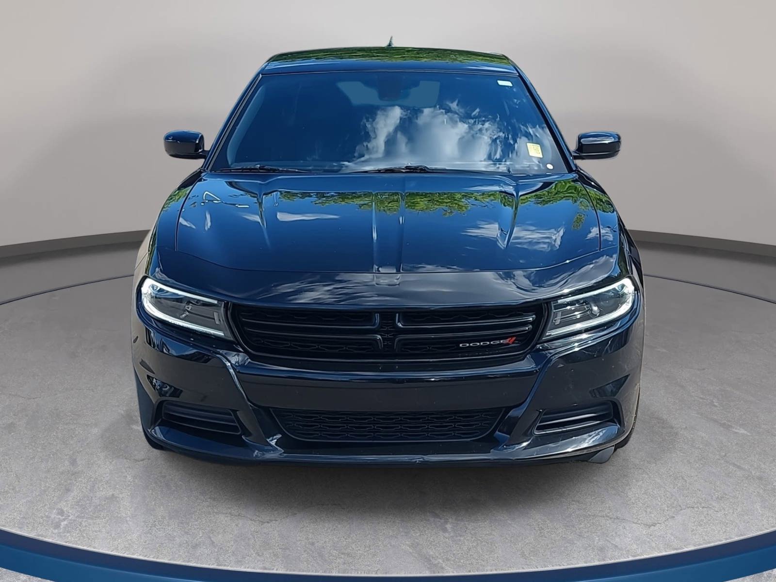 Used 2022 Dodge Charger SXT w/ Plus Group RWD image 2