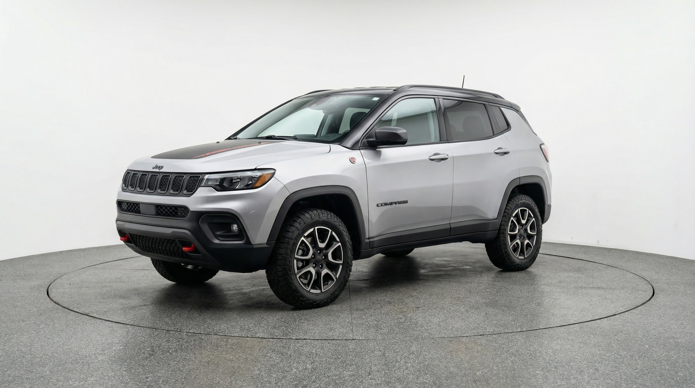 Used 2025 Jeep Compass Trailhawk AWD/4WD image 3