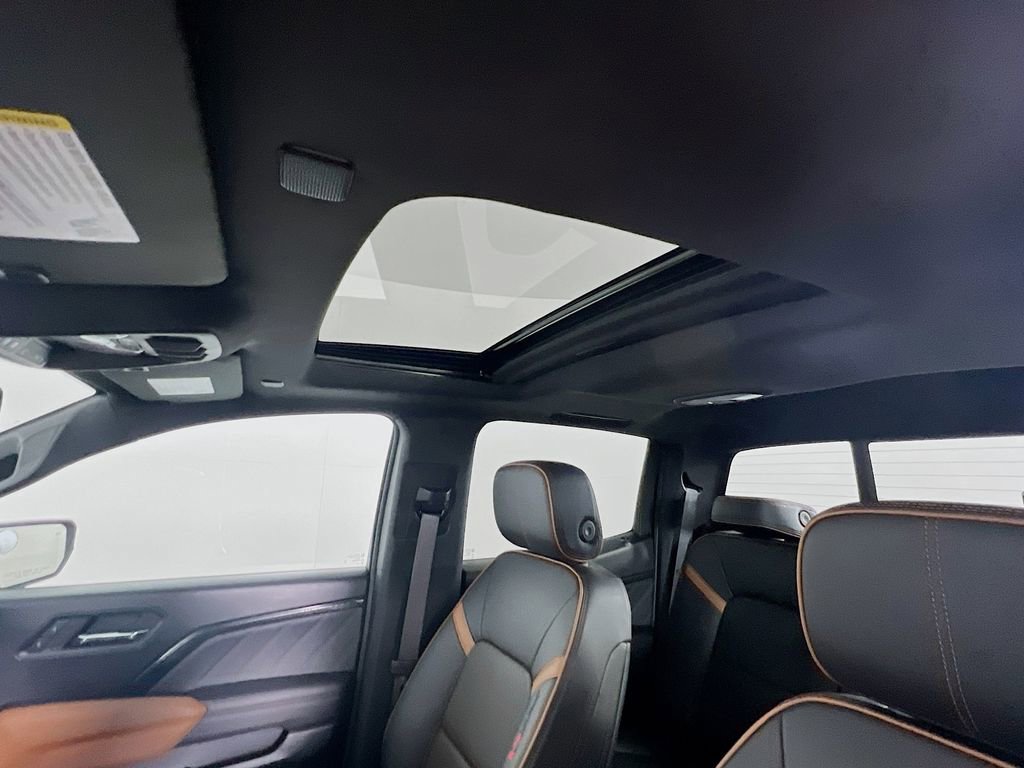 Used 2023 GMC Canyon AT4 w/ AT4 Premium Package image 21