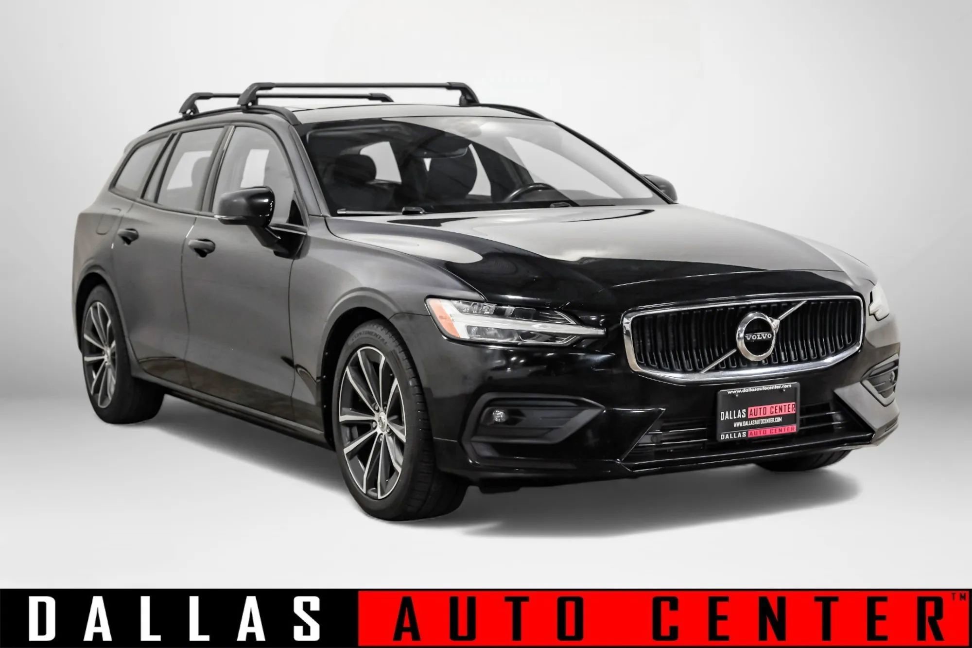 Used 2021 Volvo V60 T5 Momentum w/ Climate Package image 1