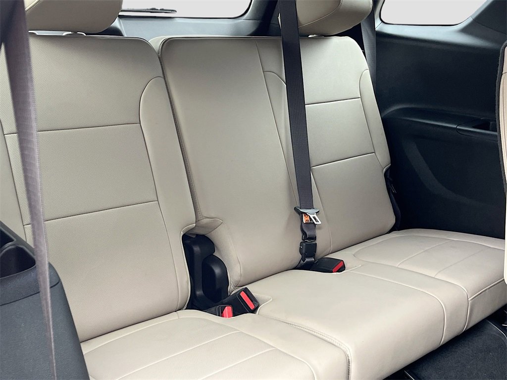 Used 2023 Chevrolet Traverse Premier image 29