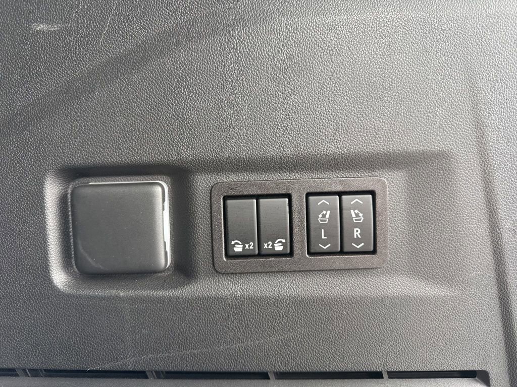 Used 2023 Chevrolet Tahoe High Country w/ LPO, Illumination Package image 34