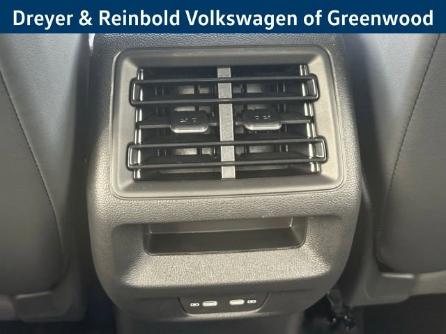 New 2026 Volkswagen Tiguan SE image 28