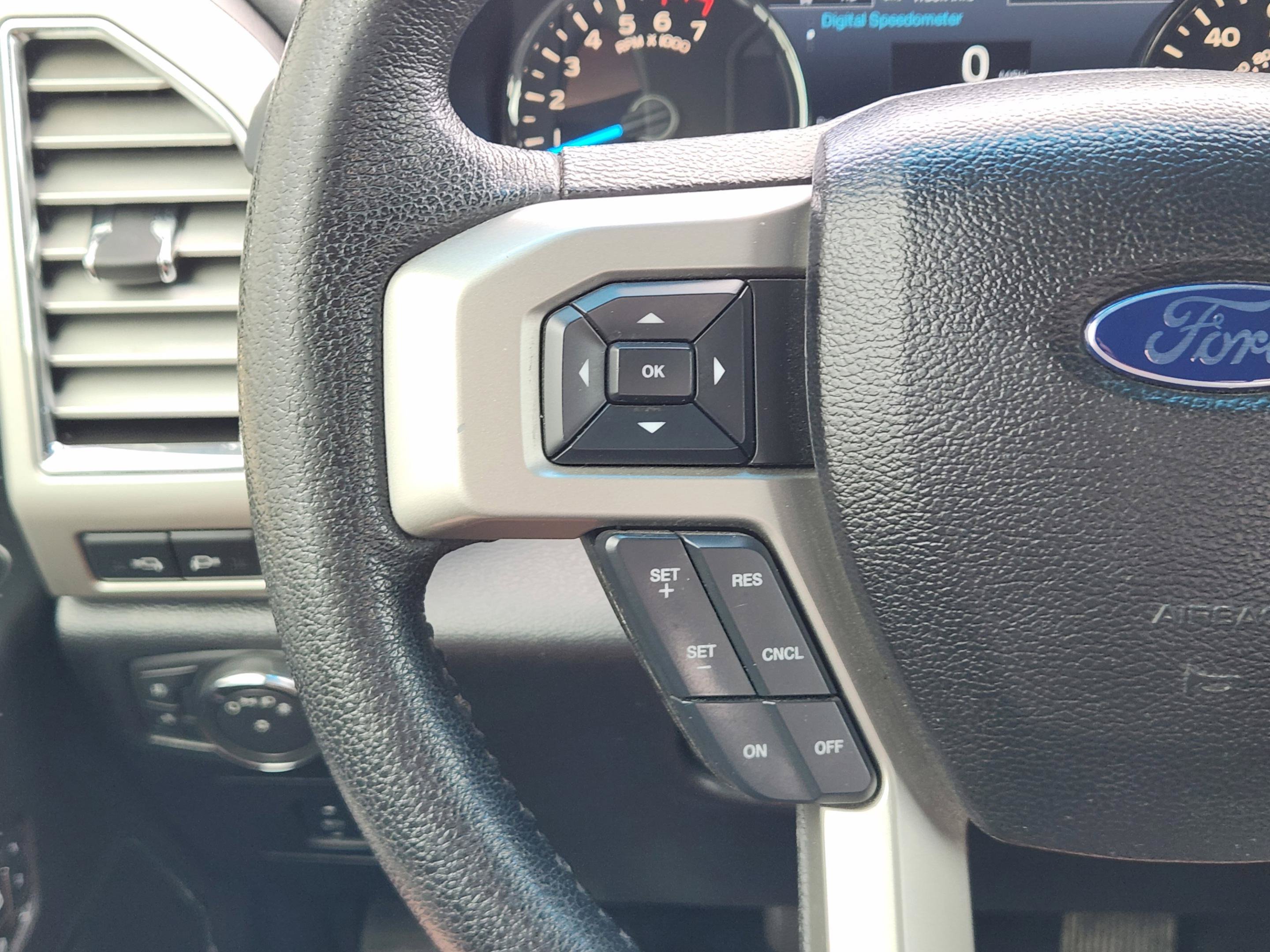 Used 2016 Ford F150 Lariat w/ Equipment Group 502A Luxury AWD/4WD image 28