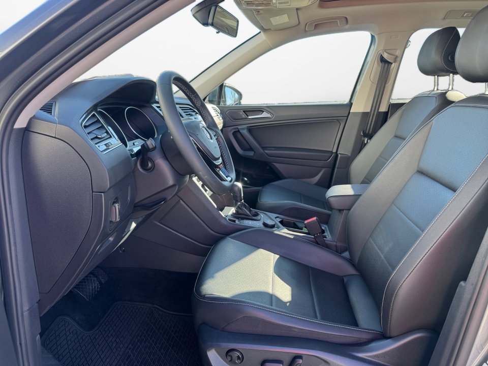 Used 2021 Volkswagen Tiguan SE image 11
