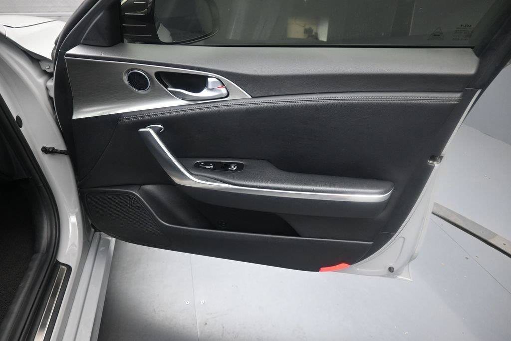 Used 2022 Kia Stinger GT1 AWD/4WD image 29