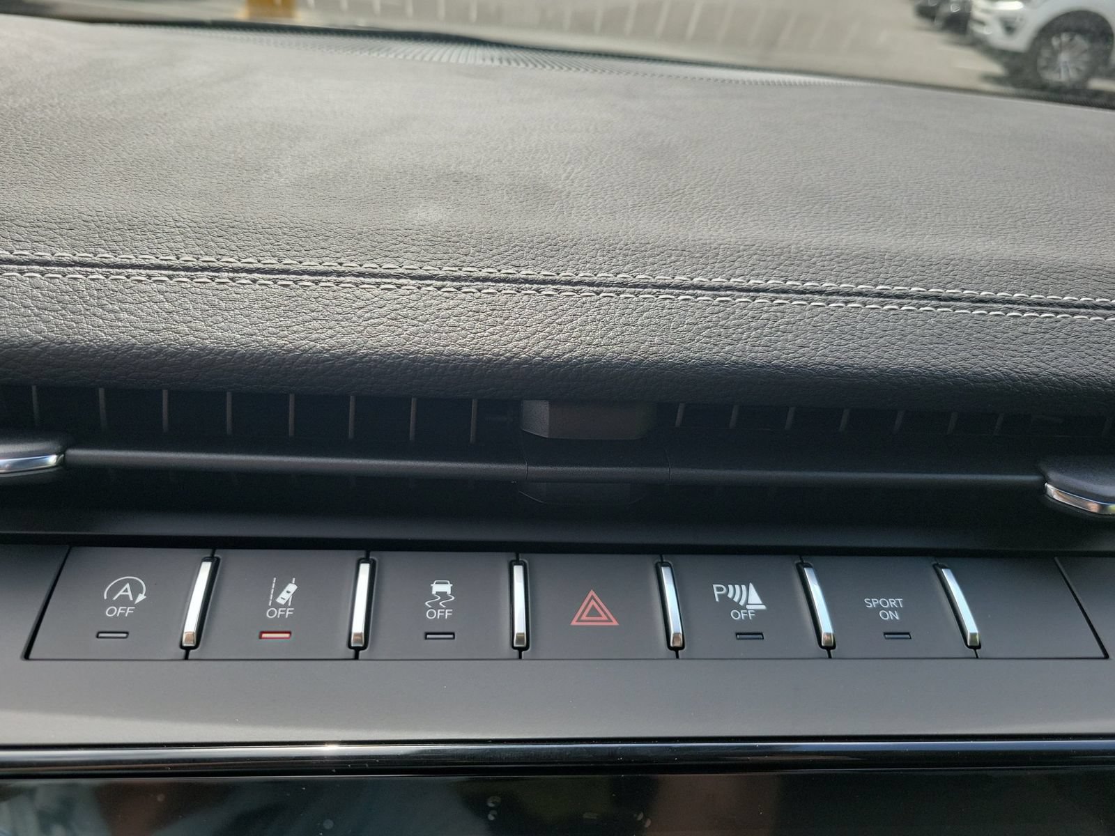New 2027 Jeep Grand Cherokee Limited RWD image 20