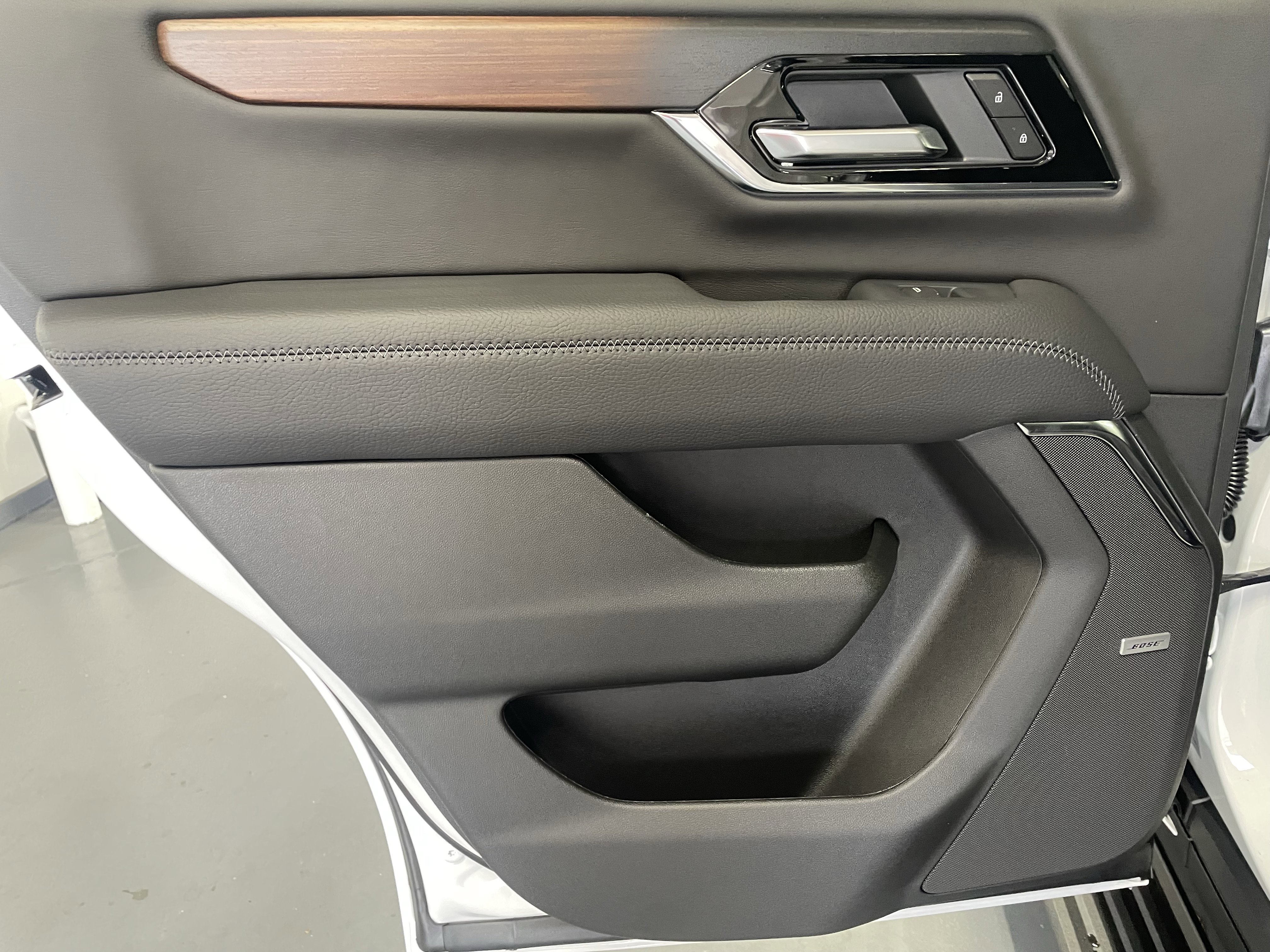 New 2026 GMC Yukon Denali w/ Sun & Power Step Package image 12