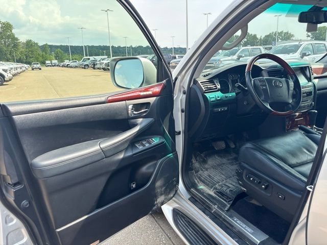 Used 2011 Lexus LX 570 4WD image 9