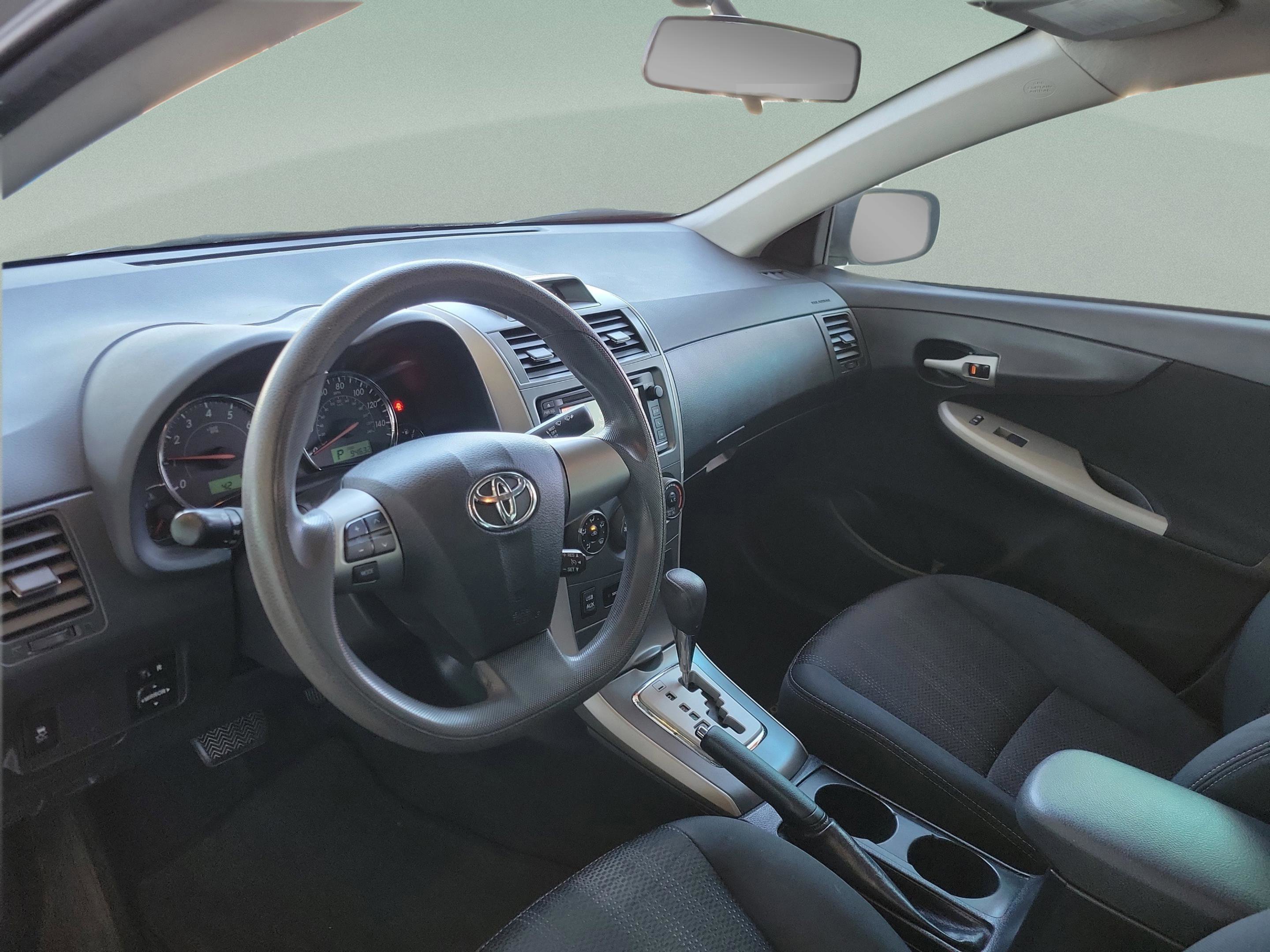 Used 2013 Toyota Corolla S image 26